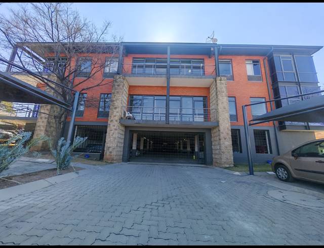 132M² OFFICE TO LET IN MEYERSDAL